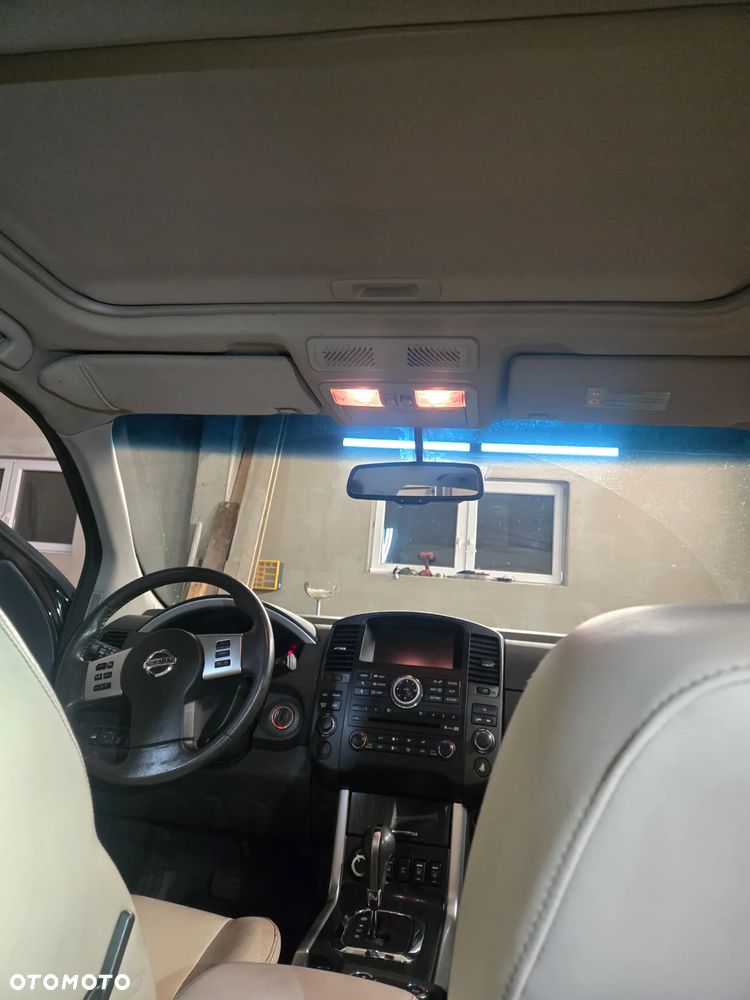 Nissan Pathfinder - 17