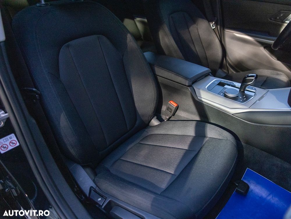 BMW Seria 3 320i AT - 25