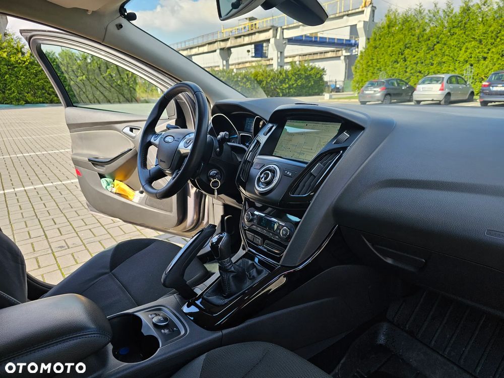Ford Focus 1.6 Trend - 10