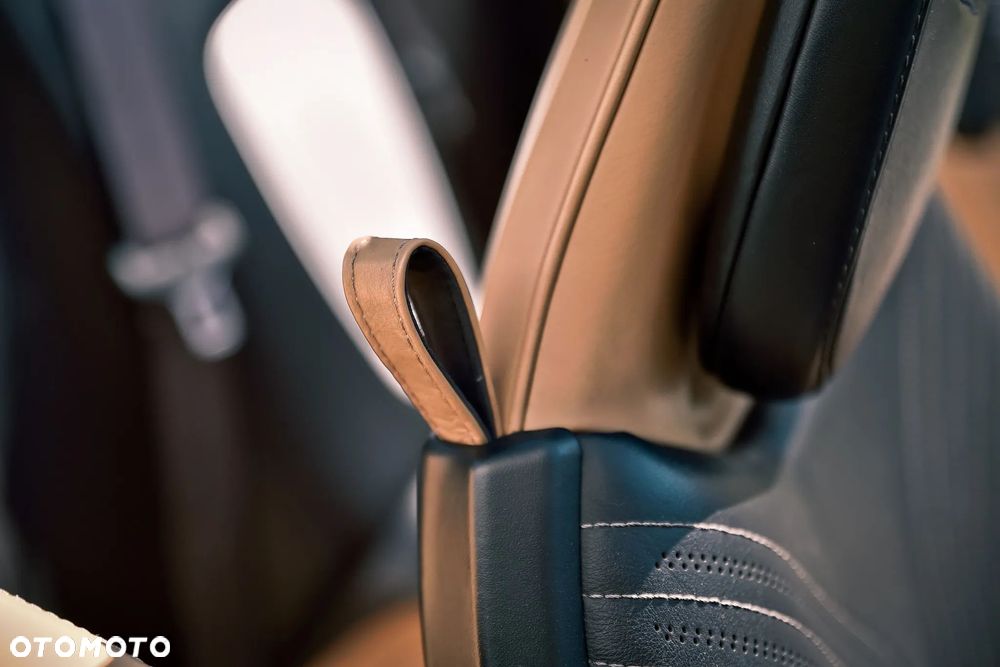 Aston Martin DB11 - 33