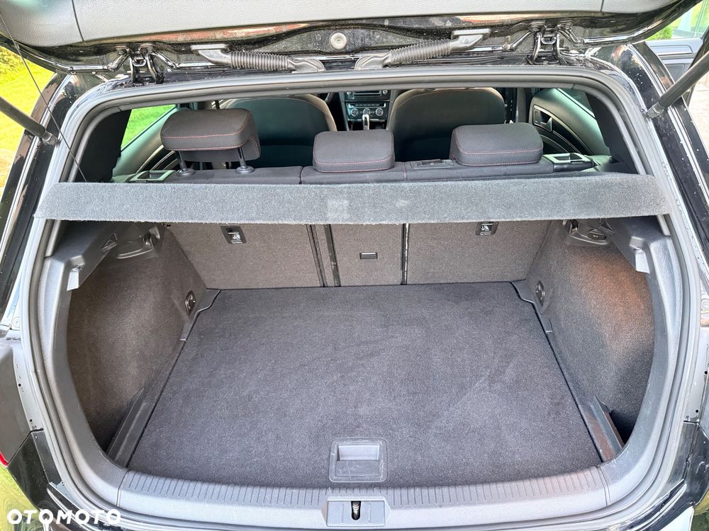 Volkswagen Golf - 25