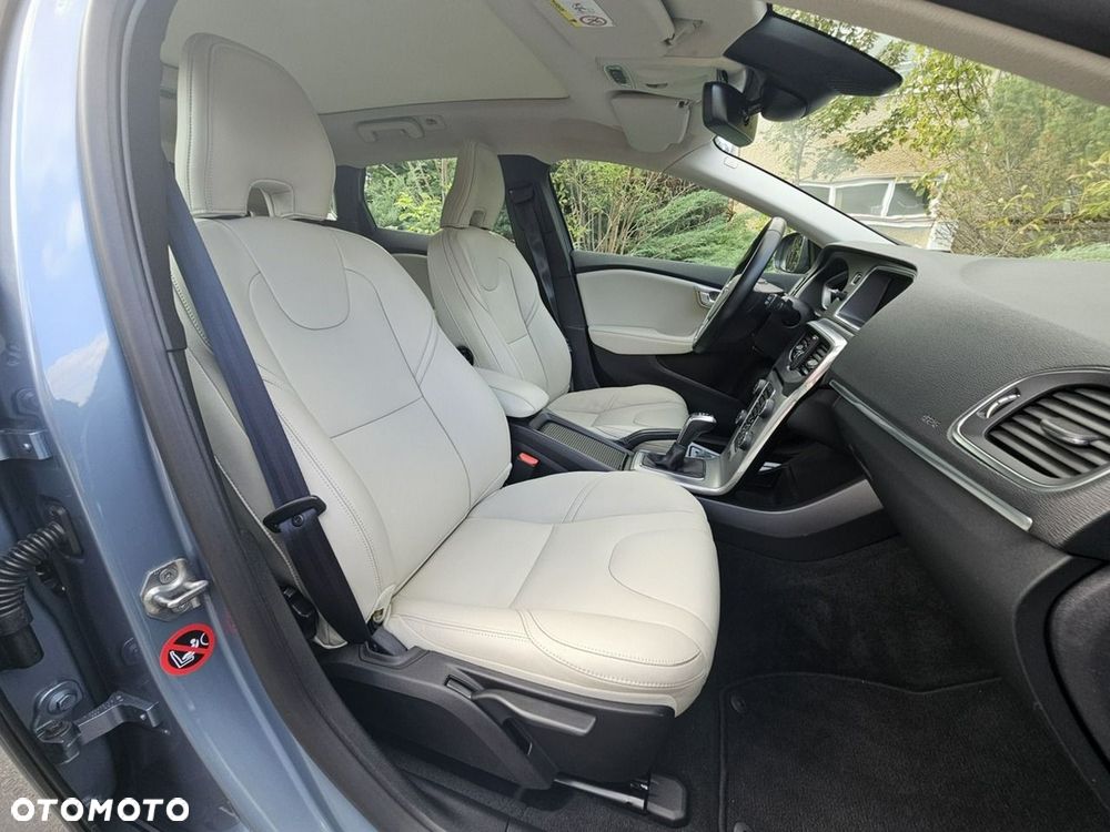 Volvo V40 T2 Inscription - 11