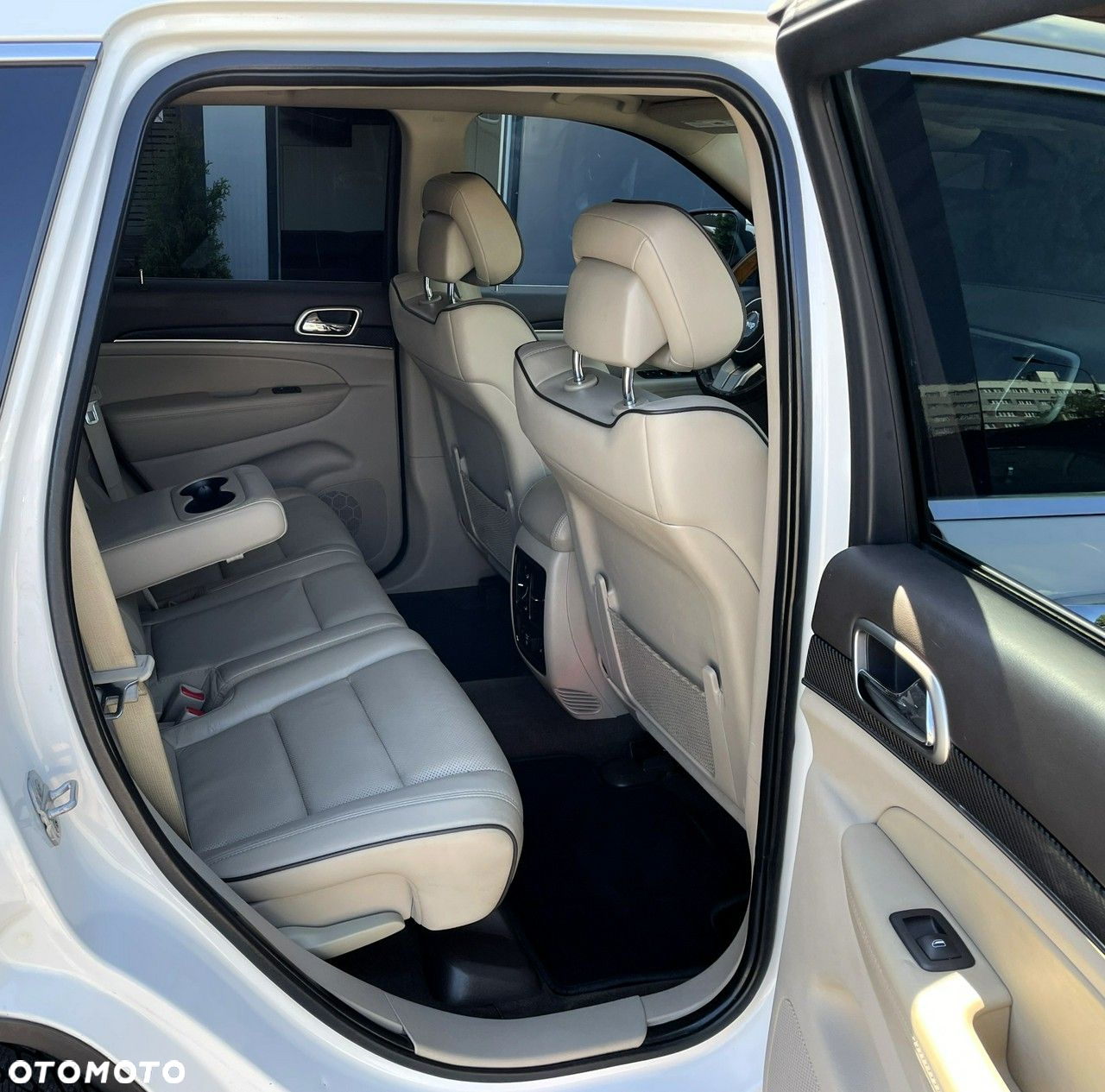 Jeep Grand Cherokee - 29