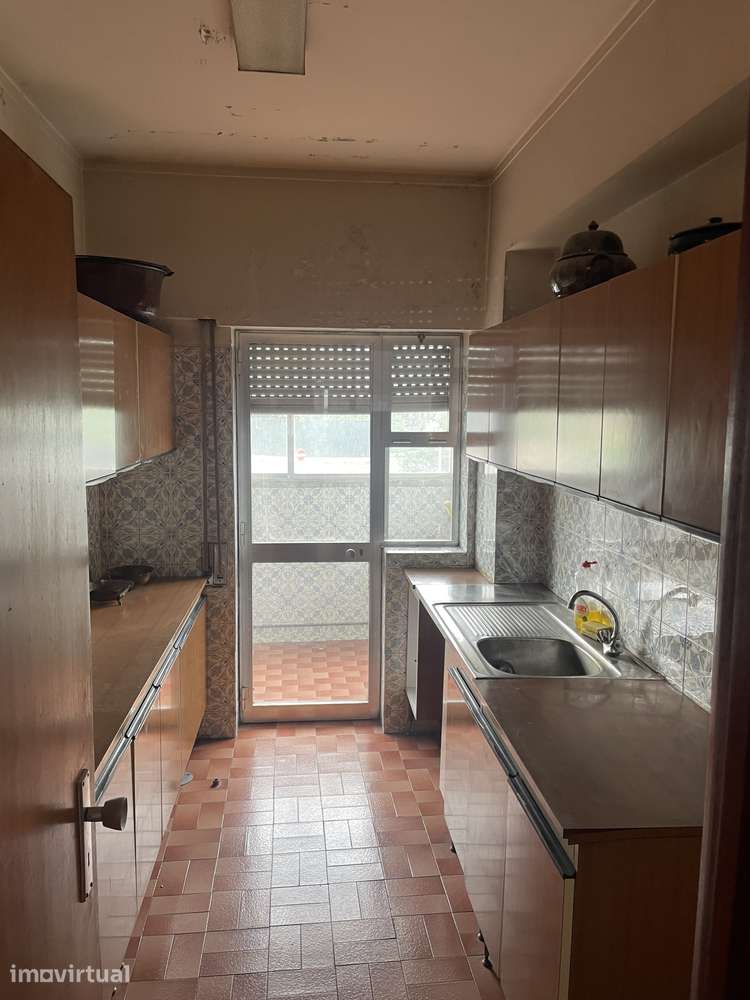 T4 com garagem na Avenida de França - Grande imagem: 5/22
