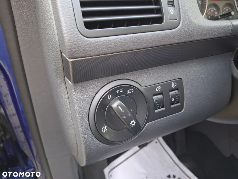 Volkswagen Touran 1.6 Basis - 18