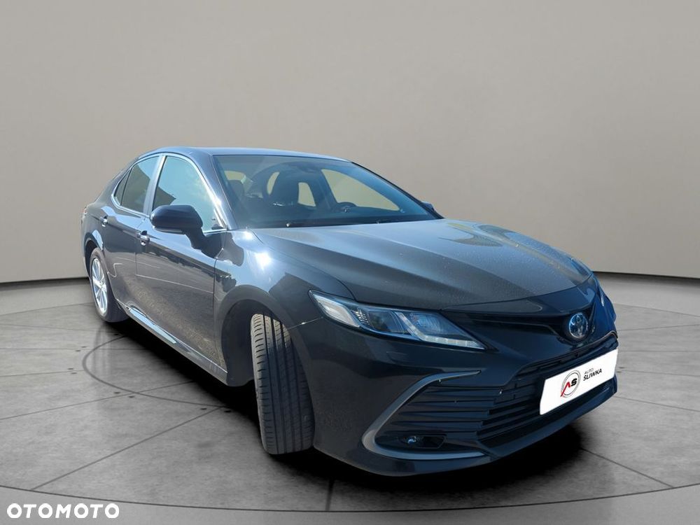 Toyota Camry - 3