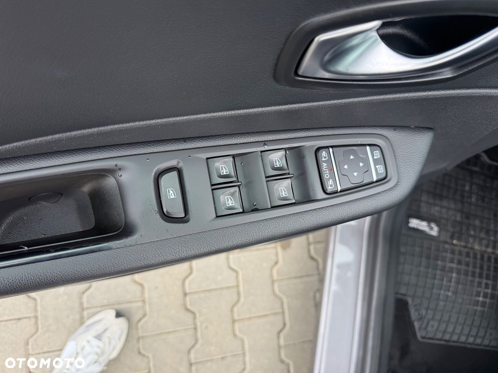 Renault Captur 1.2 Energy TCe XMOD EDC EU6 - 26