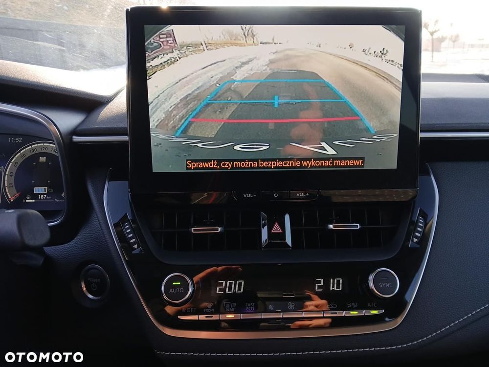 Toyota Corolla 1.8 Hybrid Comfort - 32