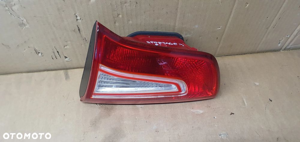 Lampa prawy tył tylna prawa w klapę Kia Sportage III 3 - 2
