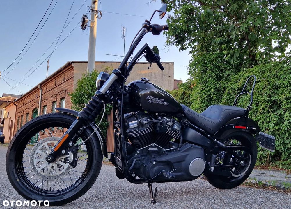 Harley-Davidson Dyna Street Bob - 33