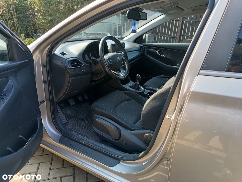 Hyundai i30 1.6 D Premiere Style - 7