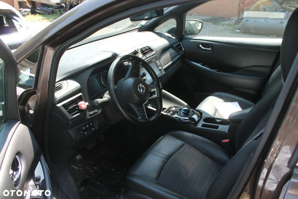 Nissan Leaf - 5