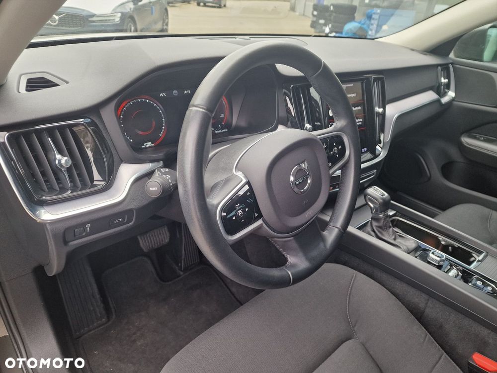 Volvo V60 Cross Country - 12