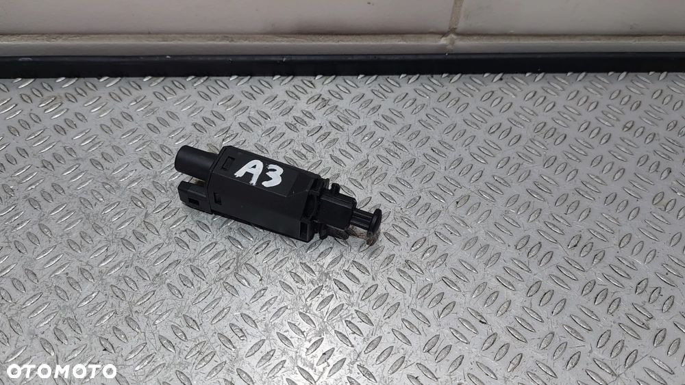 CZUJNIK ŚWIATŁA STOPU AUDI A3 R1999 LIFT NR 191945515B - 1