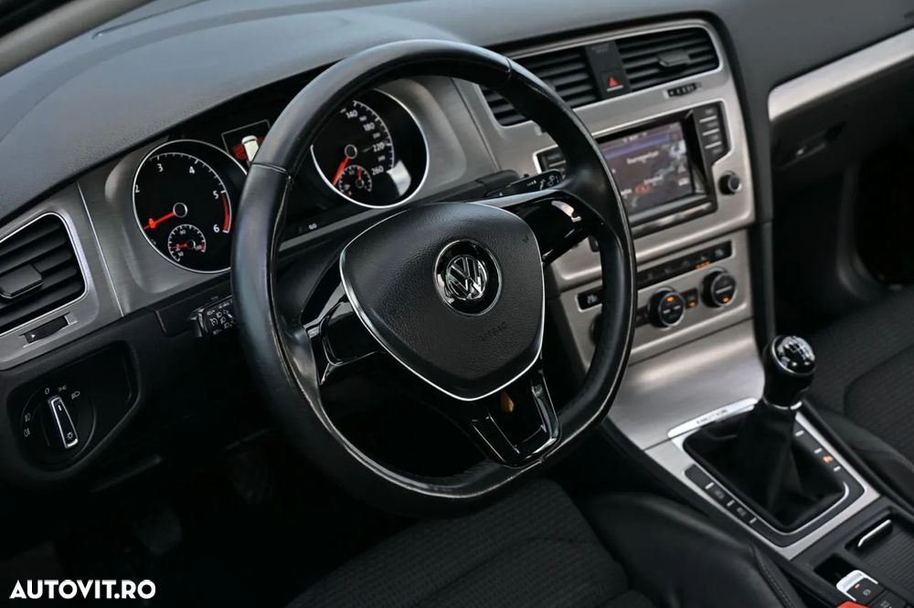 Volkswagen Golf 2.0 TDI 4Motion BMT Comfortline - 13