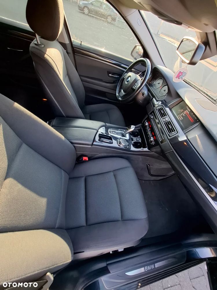 BMW Seria 5 525d - 14