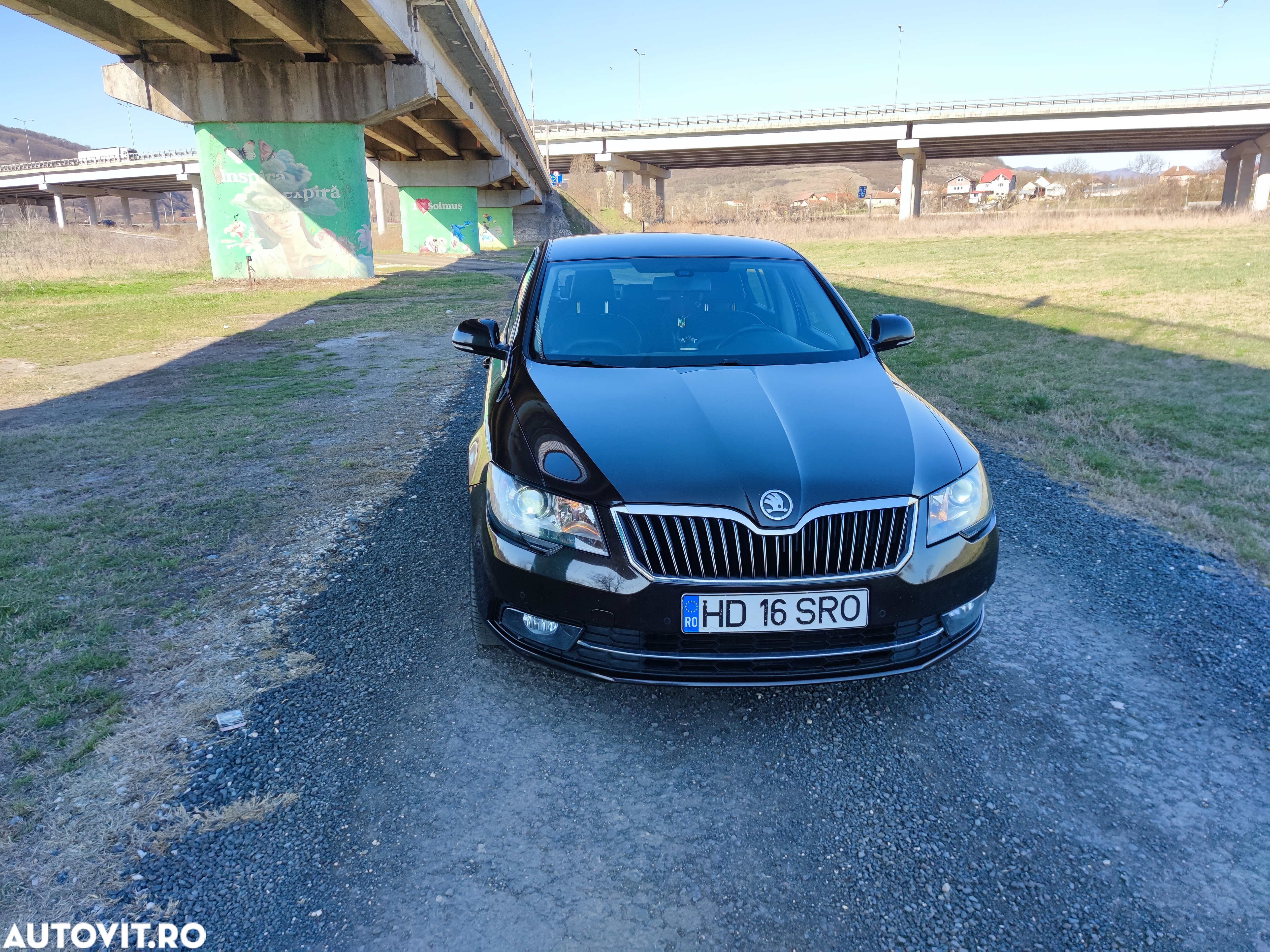 Skoda Superb Combi 2.0 TDI Active DSG - 2
