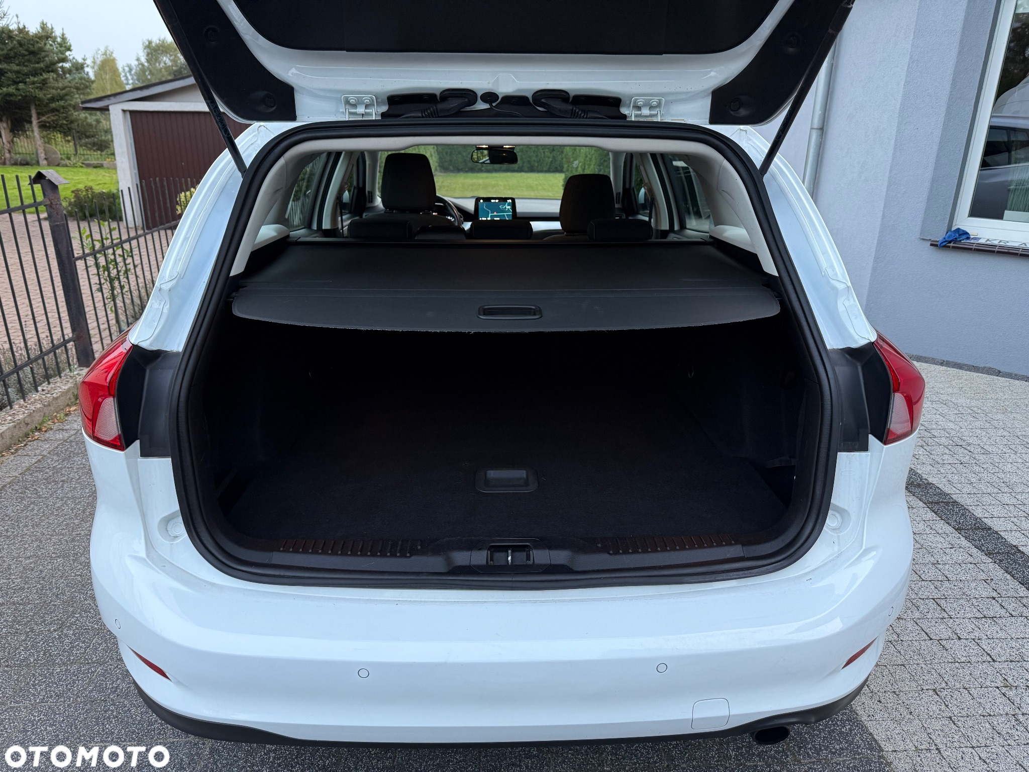 Ford Focus Turnier 1.5 EcoBlue Start-Stopp-System TREND - 11