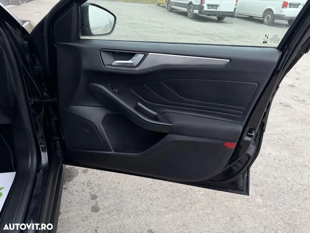 Ford Focus 1.5 EcoBlue Titanium X - 29