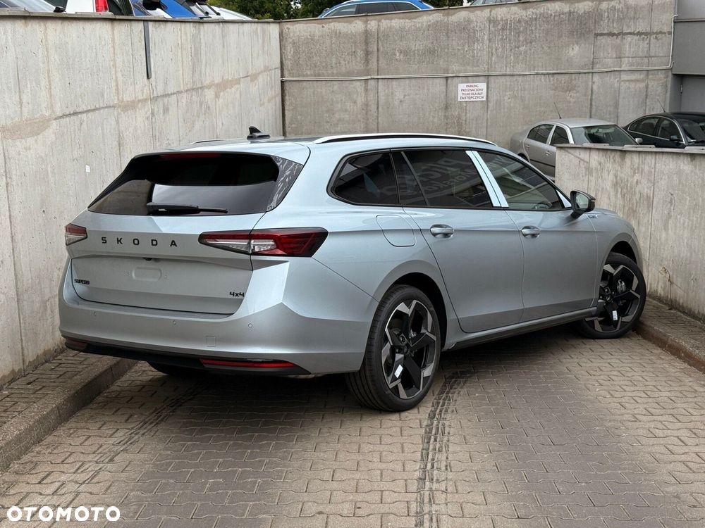 Skoda Superb 2.0 TDI SCR 4x4 Sportline DSG - 8