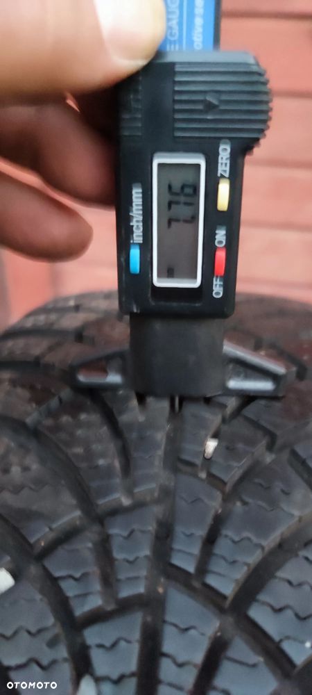 Opony Zimowe Goodyear UltraGrip 9+ 185/60/15 88T 4x6,7-7,7mm 2021r Bdb - 4