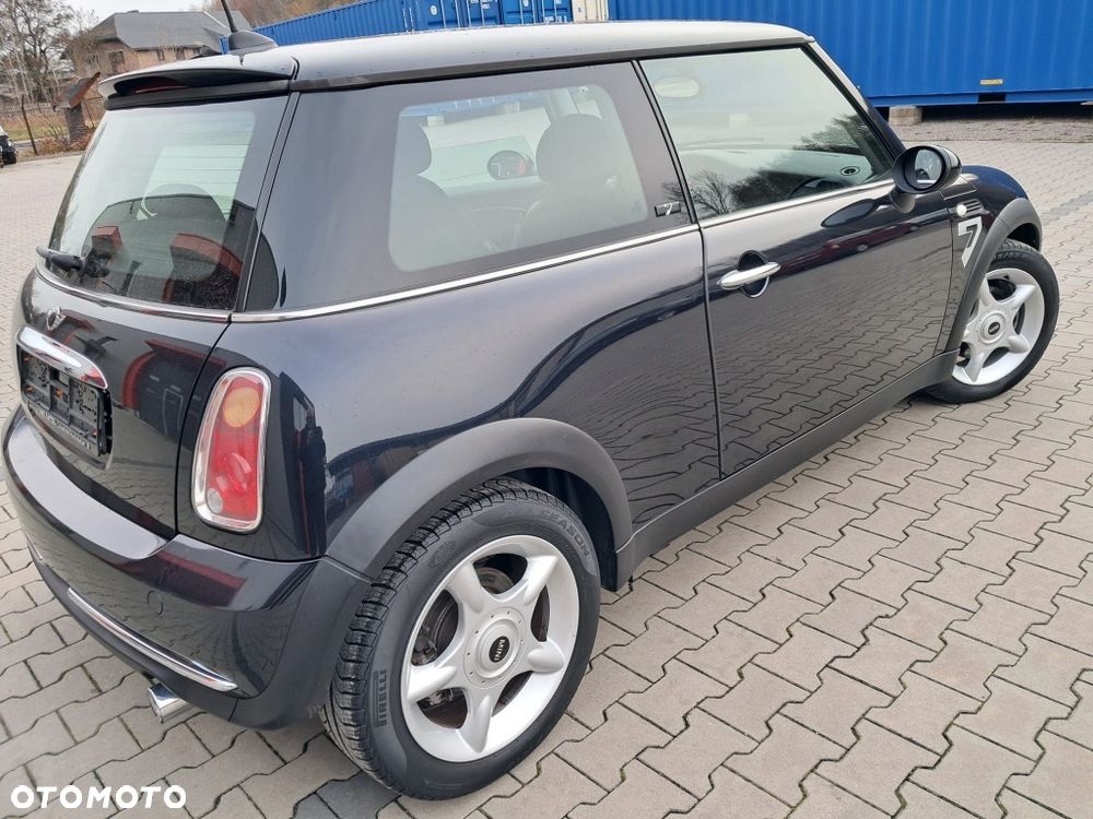 MINI ONE Sidewalk - 13