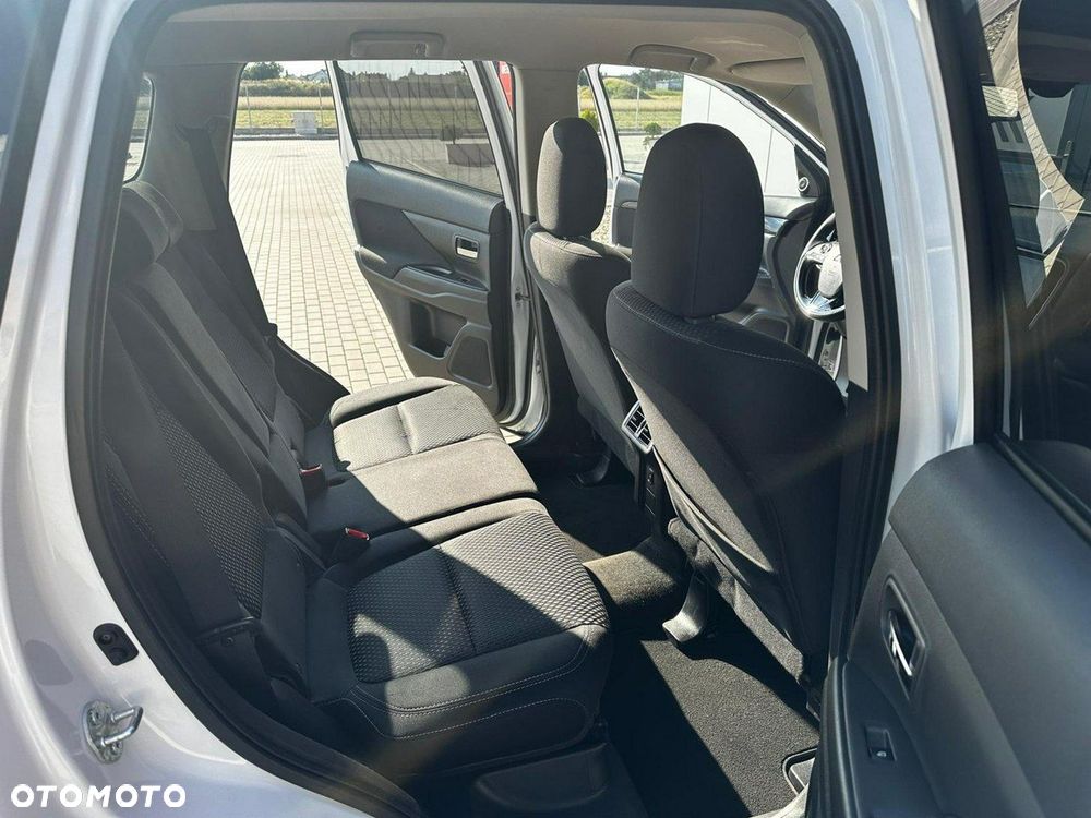 Mitsubishi Outlander 2.0 Intense 4WD CVT - 14