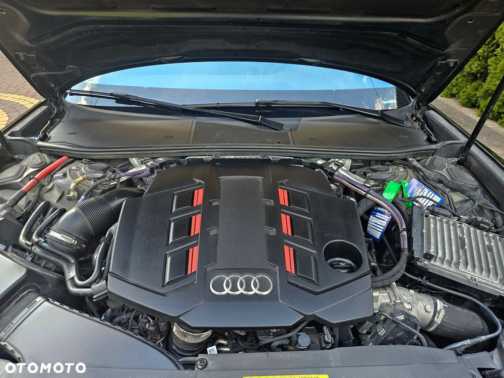 Audi S6 Avant - 24
