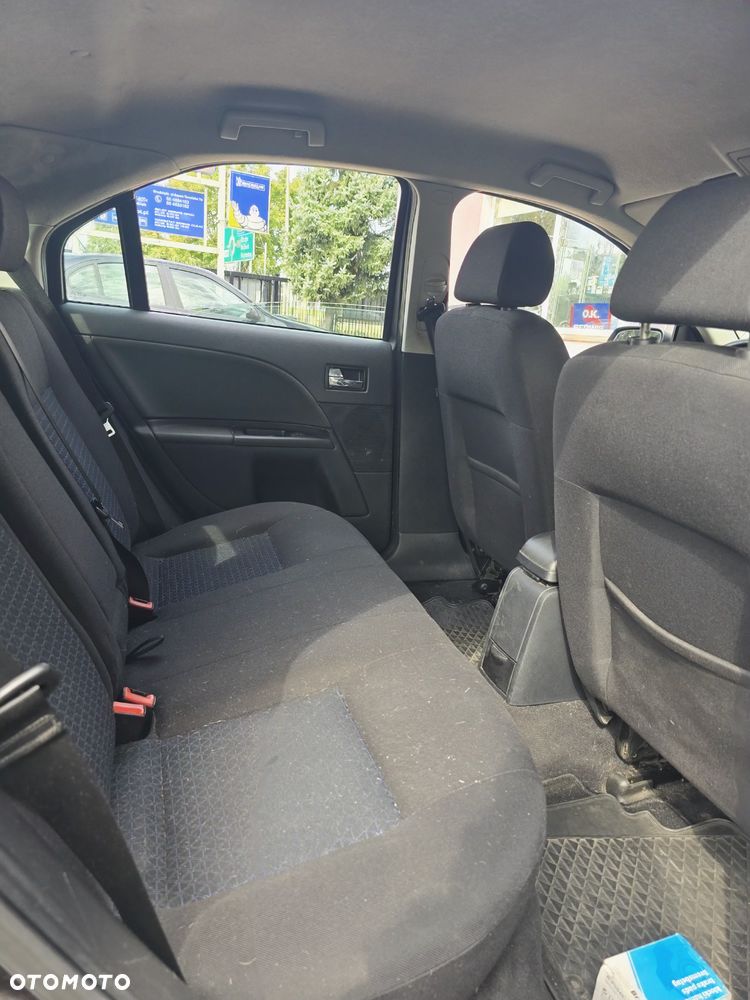Ford Mondeo 2.0 Ghia - 6