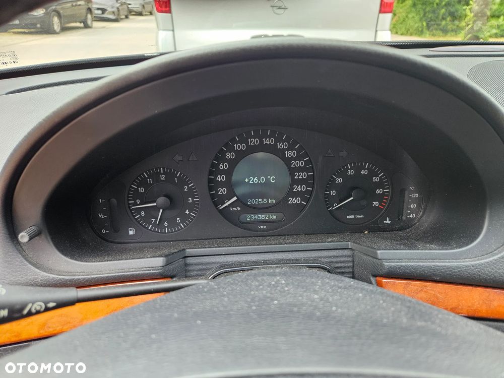 Mercedes-Benz Klasa E 200 Kompressor Classic - 7