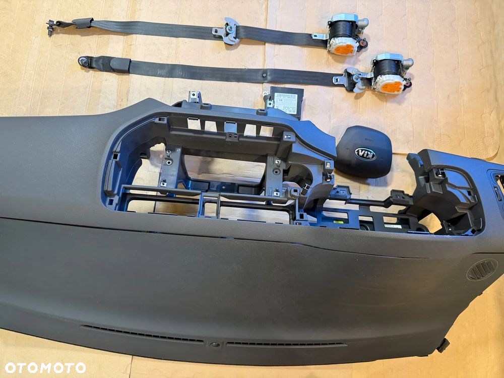 Deska rozdzielcza konsola Kia Rio III - 13