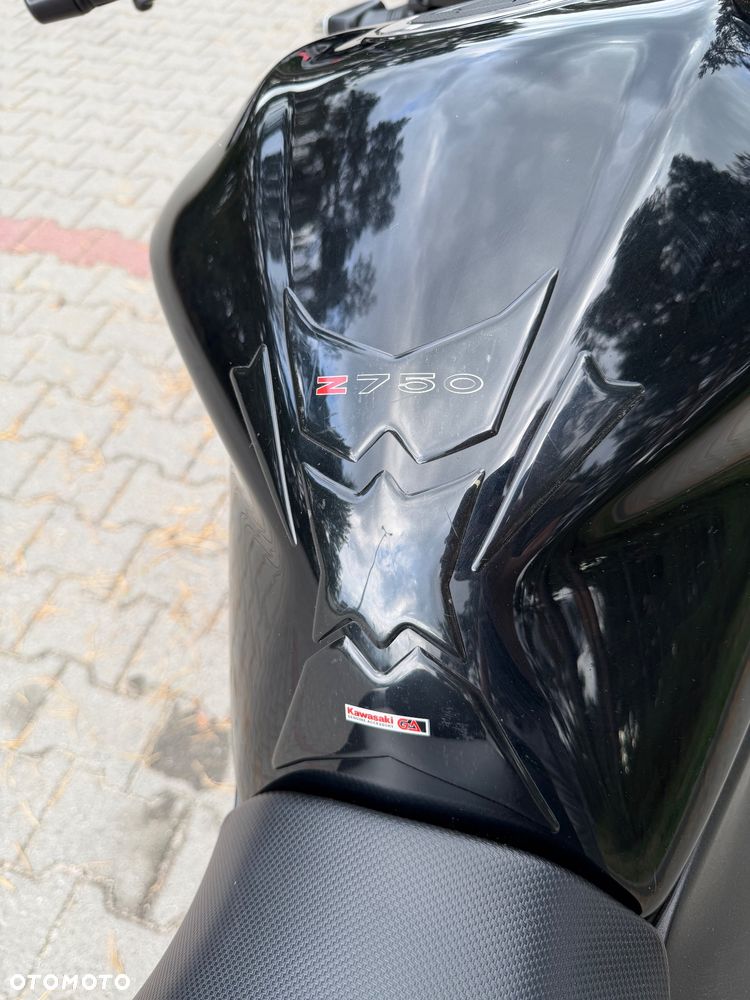 Kawasaki ZR - 17