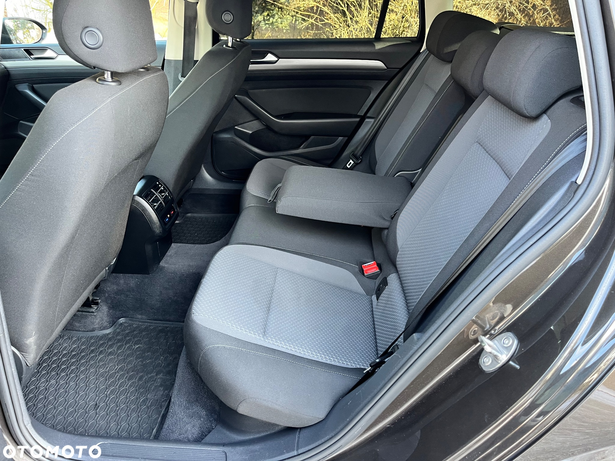 Volkswagen Passat 2.0 TDI BMT Comfortline - 24