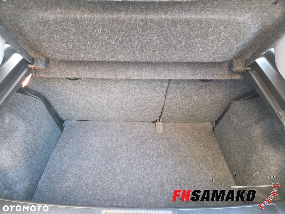 Fiat Punto 1.2 Young - 22