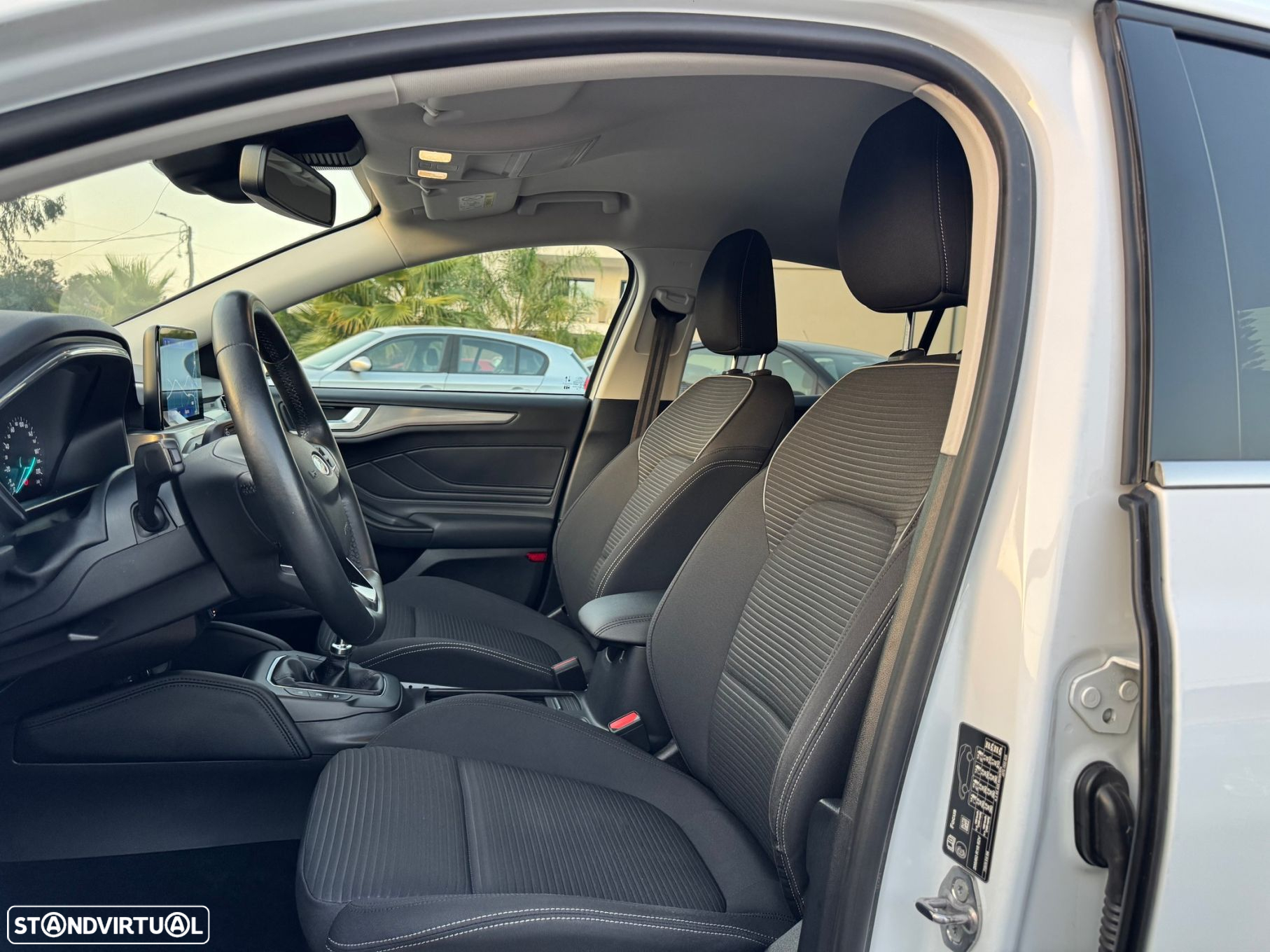 Ford Focus 1.5 TDCi EcoBlue Titanium - 25