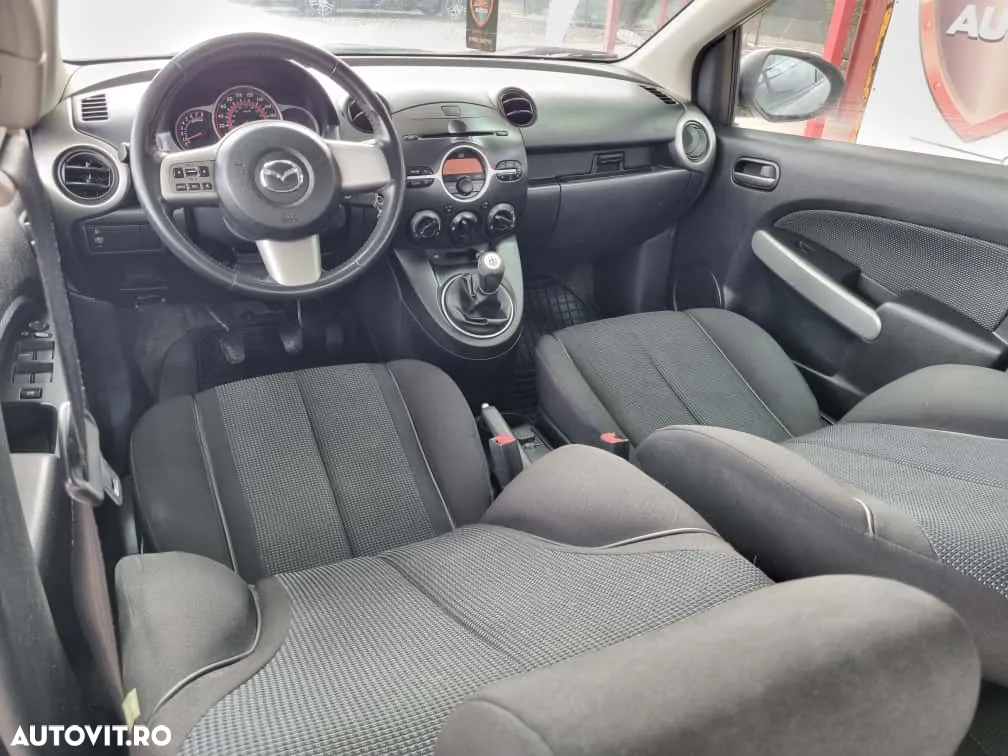 Mazda 2 - 14