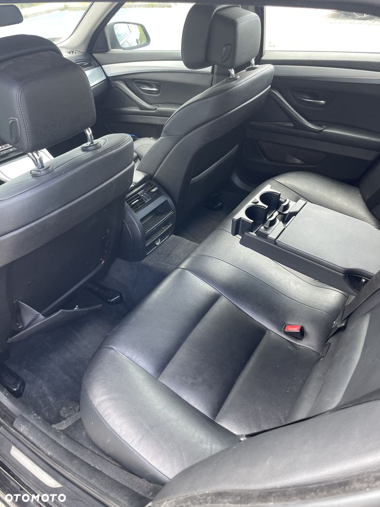 BMW Seria 5 525d - 10