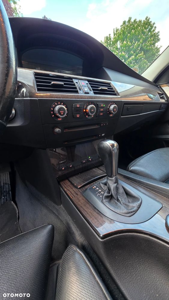 BMW Seria 5 525d - 9