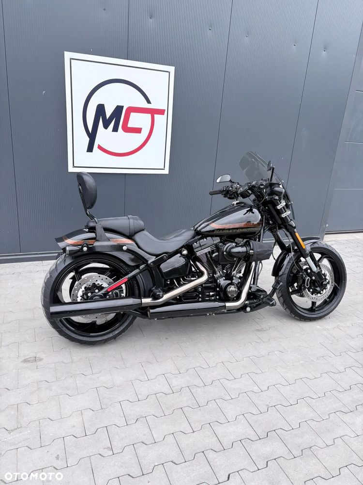 Harley-Davidson Softail Breakout - 4