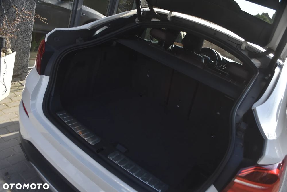 BMW X4 xDrive28i Advantage - 14