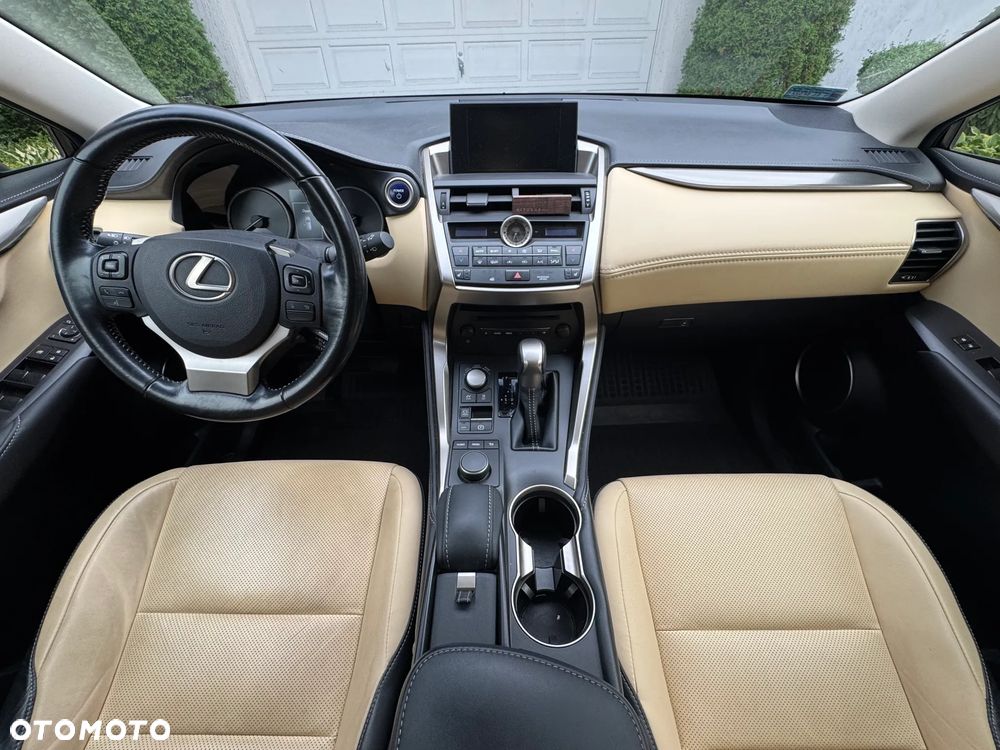 Lexus NX 300h Comfort AWD - 14