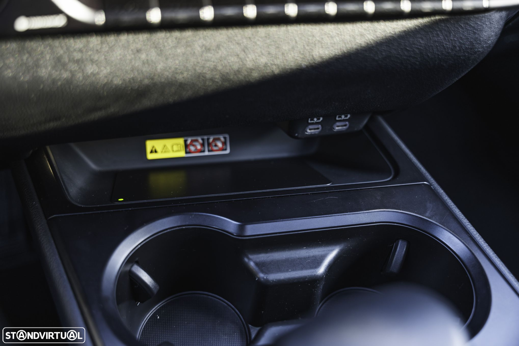 Lexus ux-250h - 37