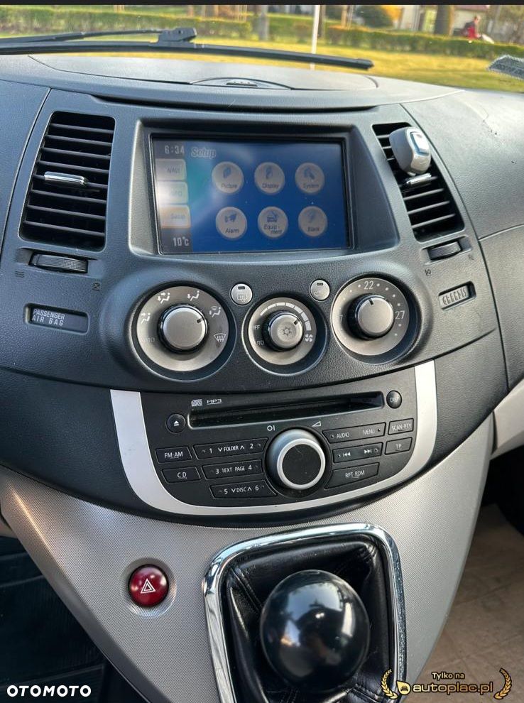 Mitsubishi Grandis - 14