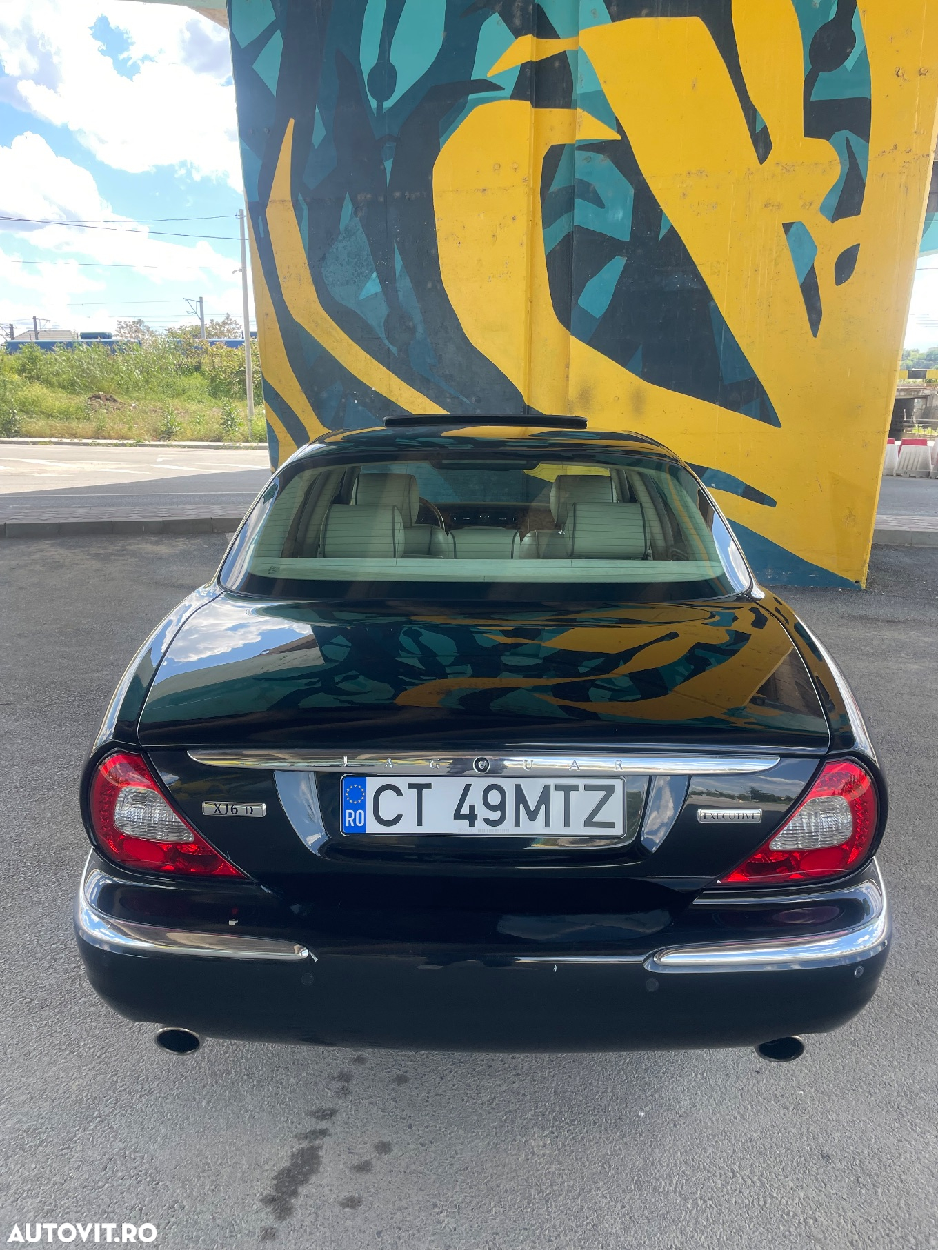 Jaguar XJ - 14