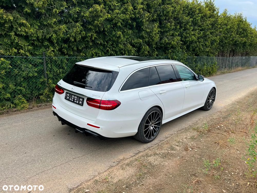 Mercedes-Benz Klasa E 400 d 4Matic 9G-TRONIC AMG Line - 4