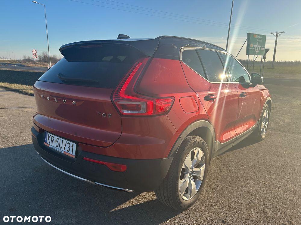 Volvo XC 40 - 25