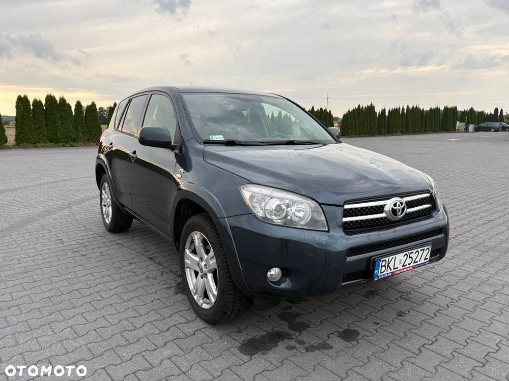 Toyota RAV4 - 1