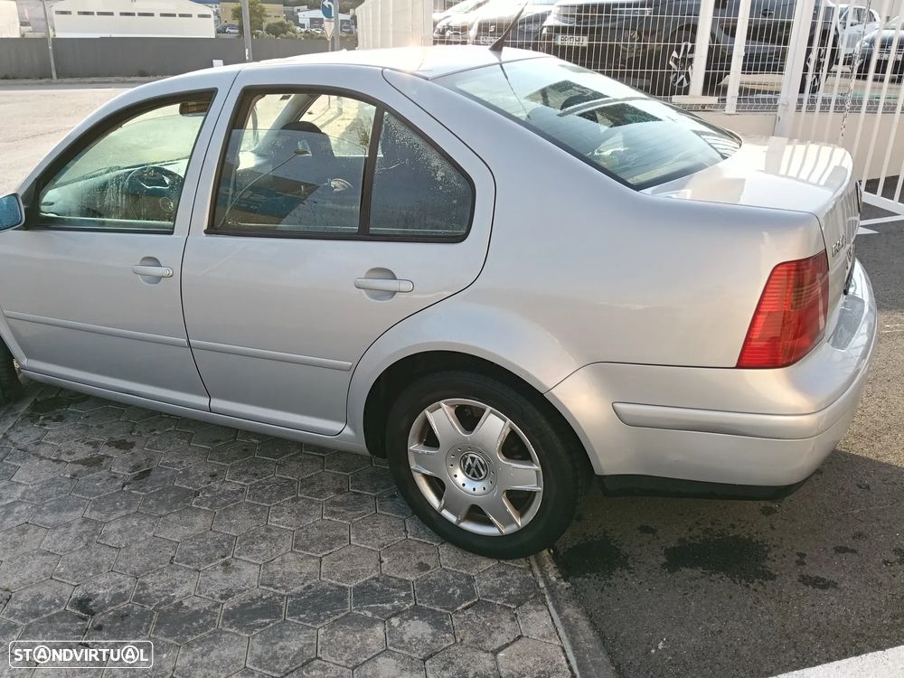 VW Bora 1.9 TDi Highline - 4