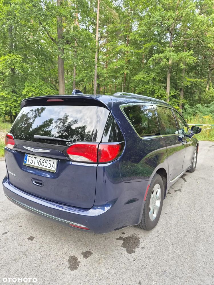 Chrysler Pacifica - 3