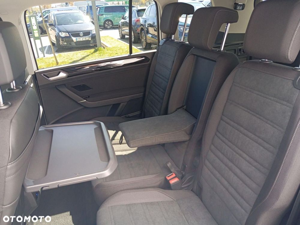 Volkswagen Touran - 26